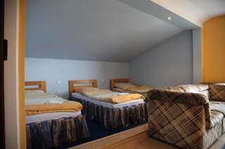 Отели типа «постель и завтрак» Noclegi Europa Болеславец Трехместный номер-2